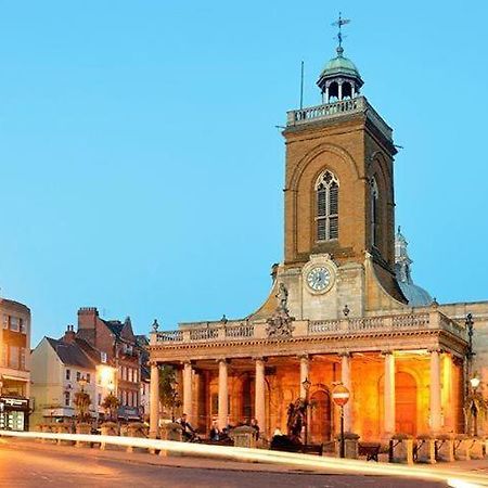 Northampton Central Oasis エクステリア 写真